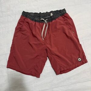 Vuori Kore Shorts Mens Medium Red Pink Lined Gym Yoga Running Performance V367